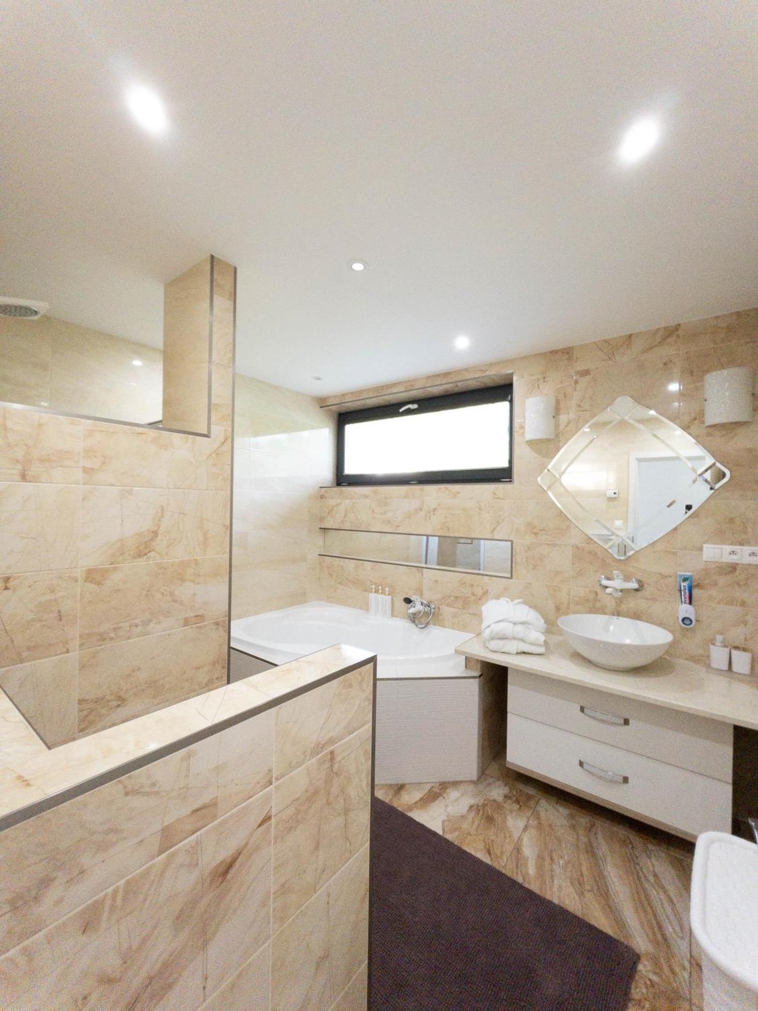 Apartman Navrchu Брезно Экстерьер фото